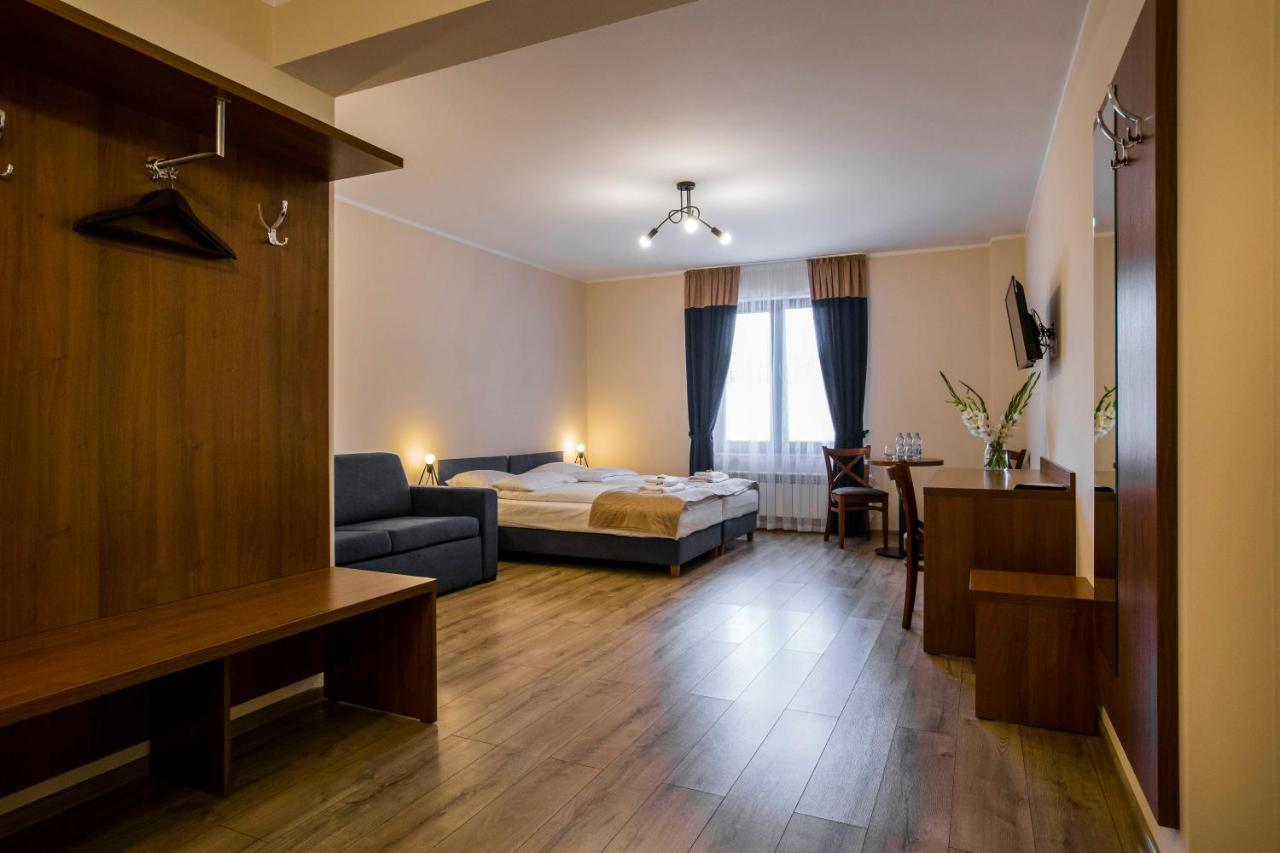 Hotel Gosciniec Ceglane Katy Dwikozy Exterior foto