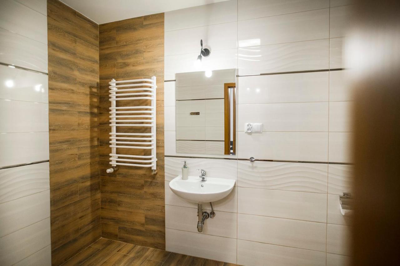 Hotel Gosciniec Ceglane Katy Dwikozy Exterior foto