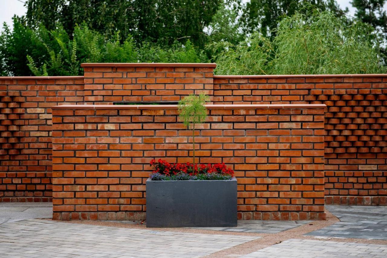 Hotel Gosciniec Ceglane Katy Dwikozy Exterior foto