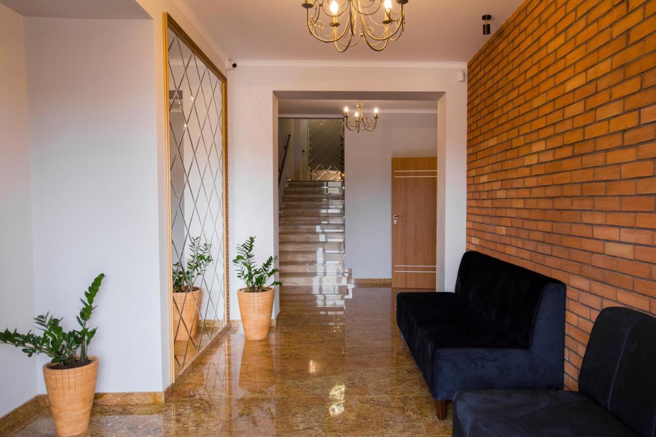 Hotel Gosciniec Ceglane Katy Dwikozy Exterior foto