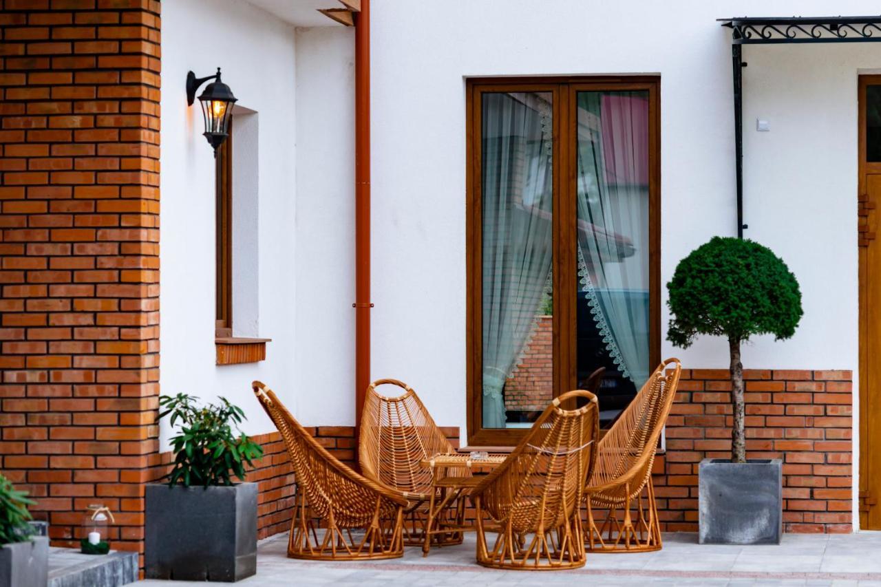 Hotel Gosciniec Ceglane Katy Dwikozy Exterior foto